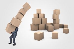A person who didn't hire Hialeah movers and now has issues with packing