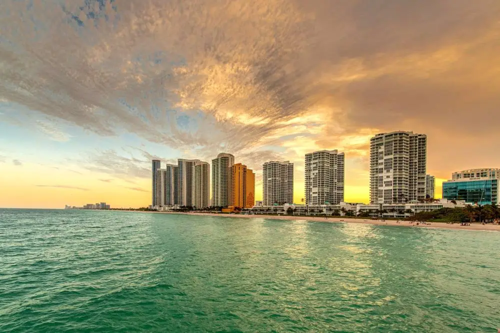 What Are the Pros and Cons of Retiring in Sunny Isles Beach?