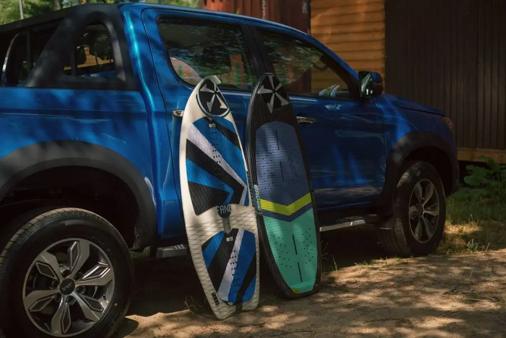 Expert Tips for Moving Surfboards Across Miami Without Damage