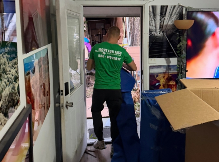 How to Efficiently Pack a House in Under a Week