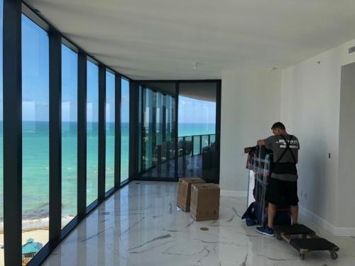 Apartment moving in Sunny Isles Beach is our specialty.